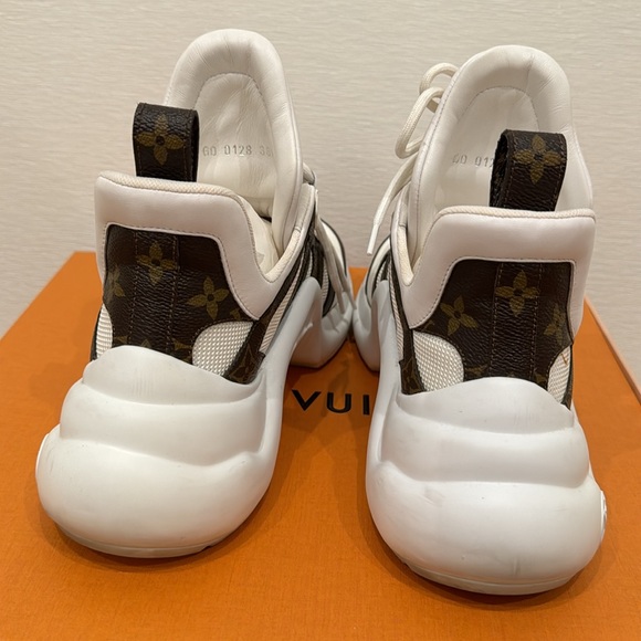 Louis Vuitton arch light sneakers - Picture 8 of 17